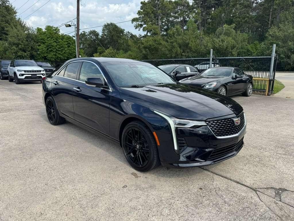 Cadillac CT4 Vehicle Full-screen Gallery Image 04