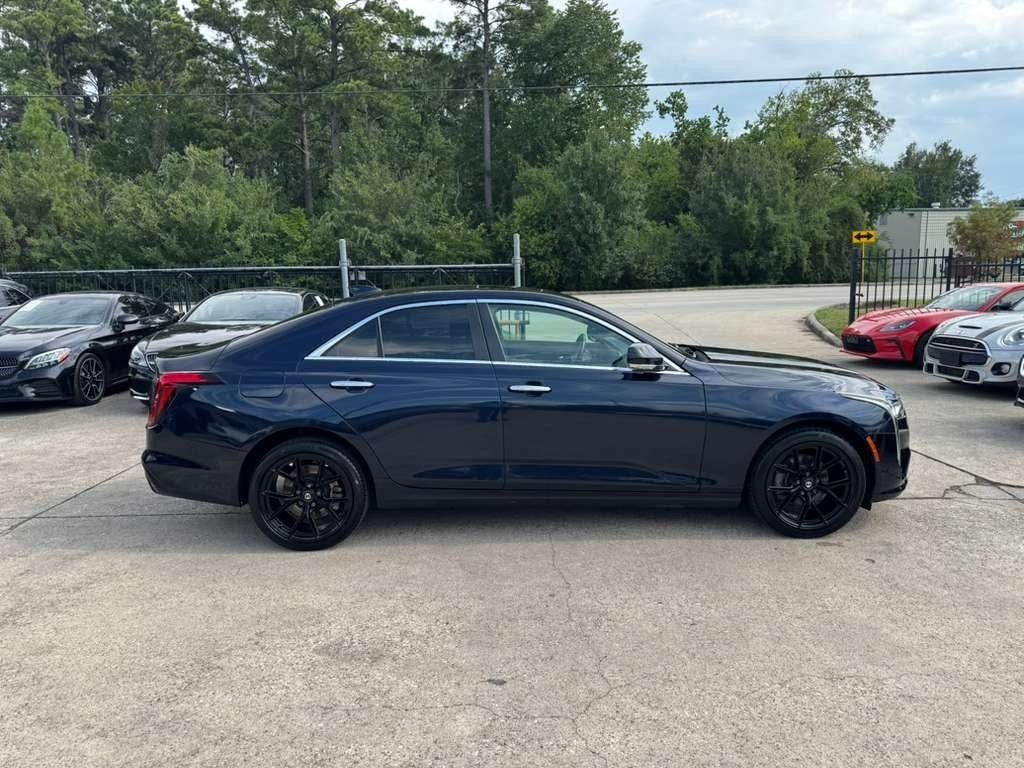 Cadillac CT4 Vehicle Full-screen Gallery Image 05