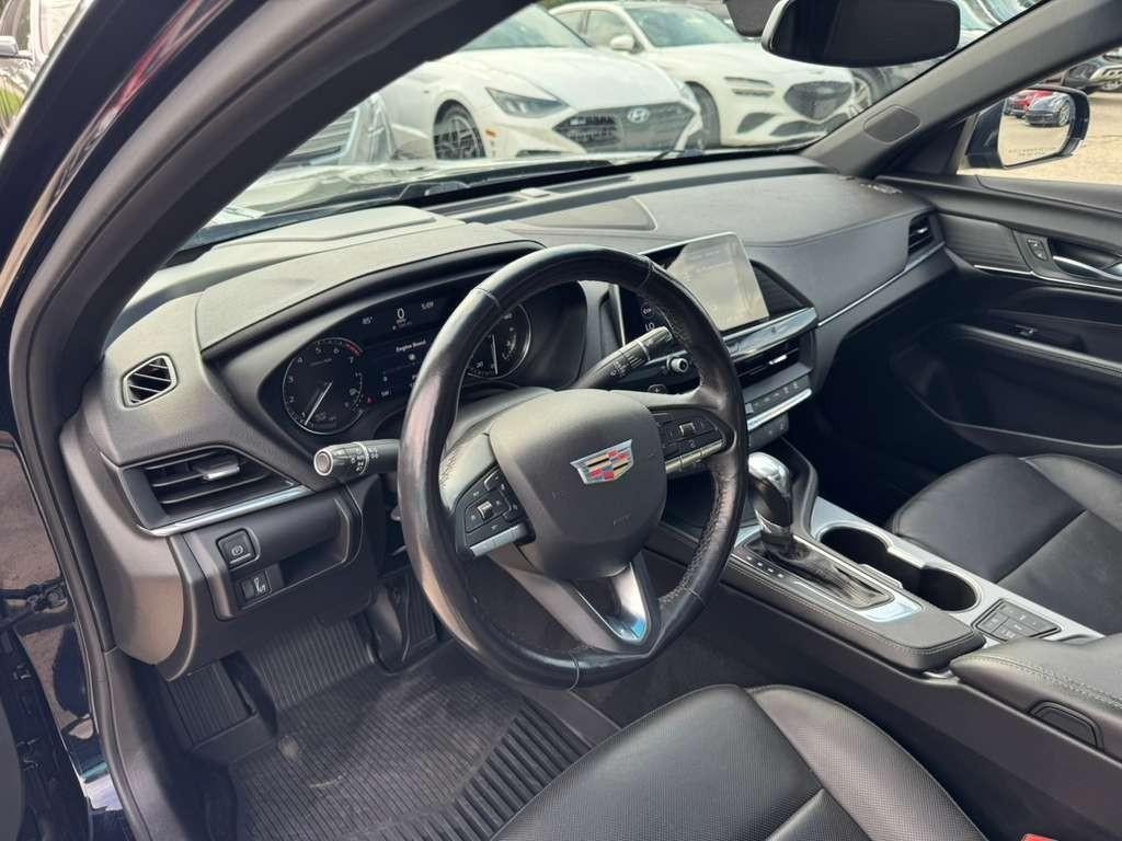 Cadillac CT4 Vehicle Full-screen Gallery Image 10