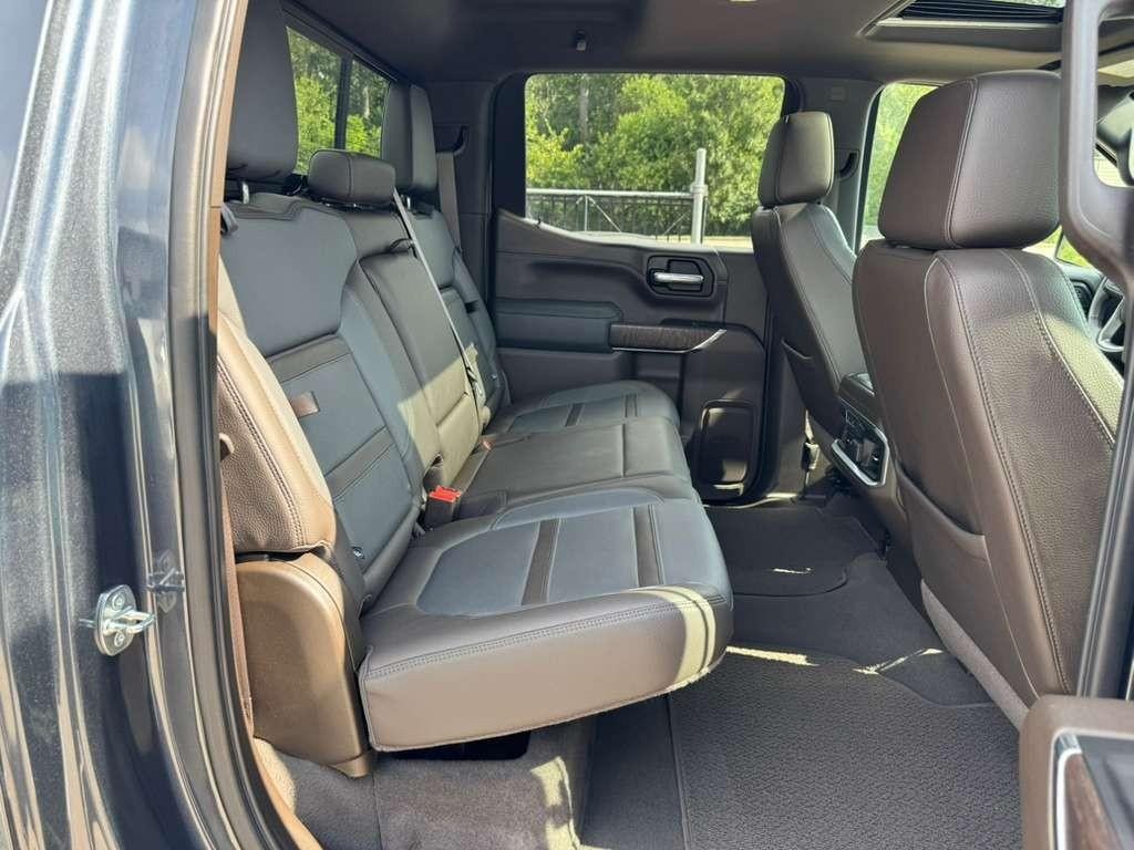 GMC Sierra 1500 Vehicle Full-screen Gallery Image 17