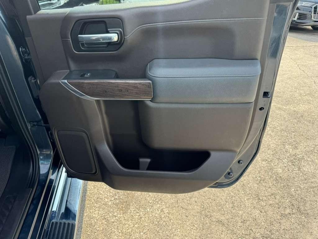 GMC Sierra 1500 Vehicle Full-screen Gallery Image 18