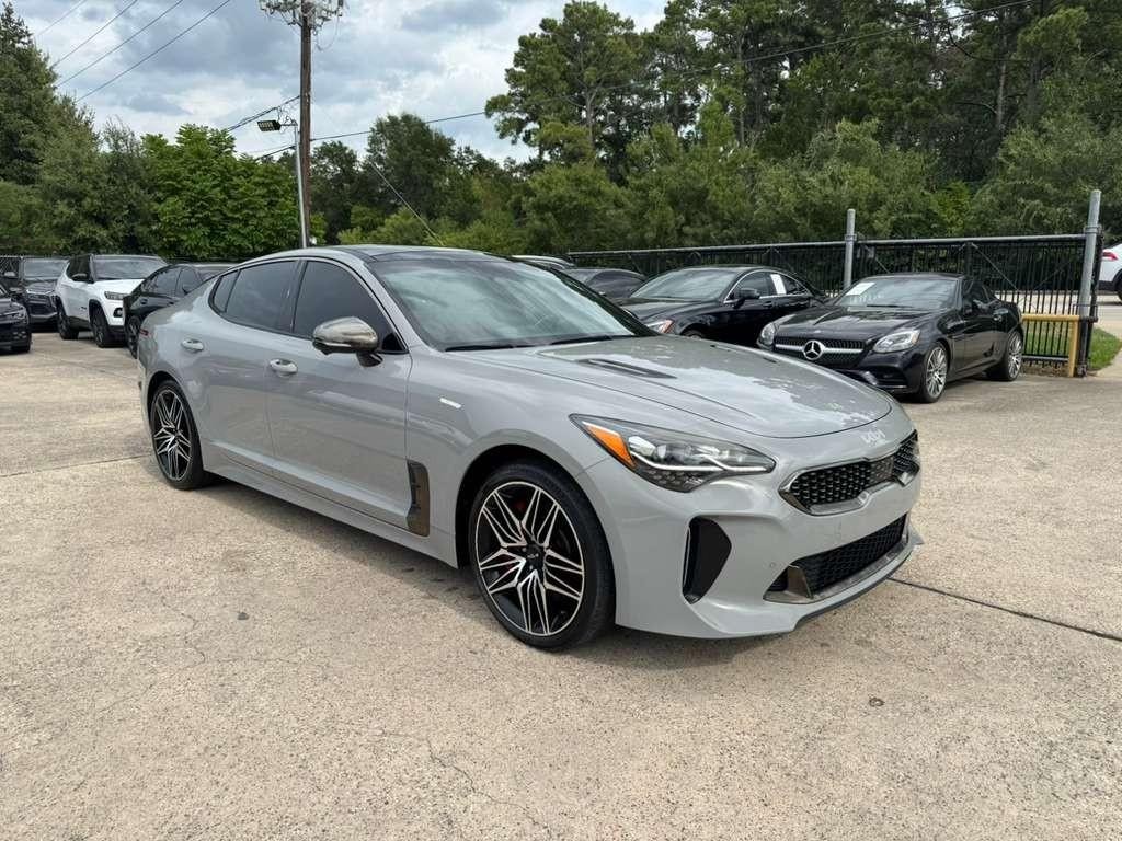 Kia Stinger Vehicle Full-screen Gallery Image 04
