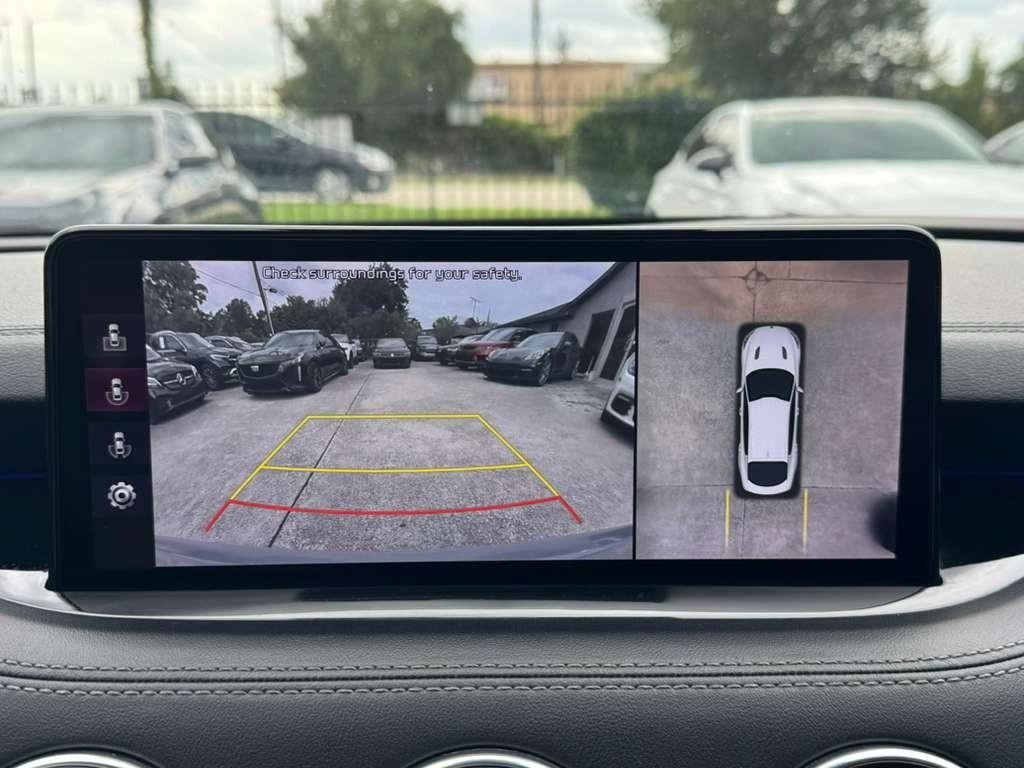 Kia Stinger Vehicle Full-screen Gallery Image 23