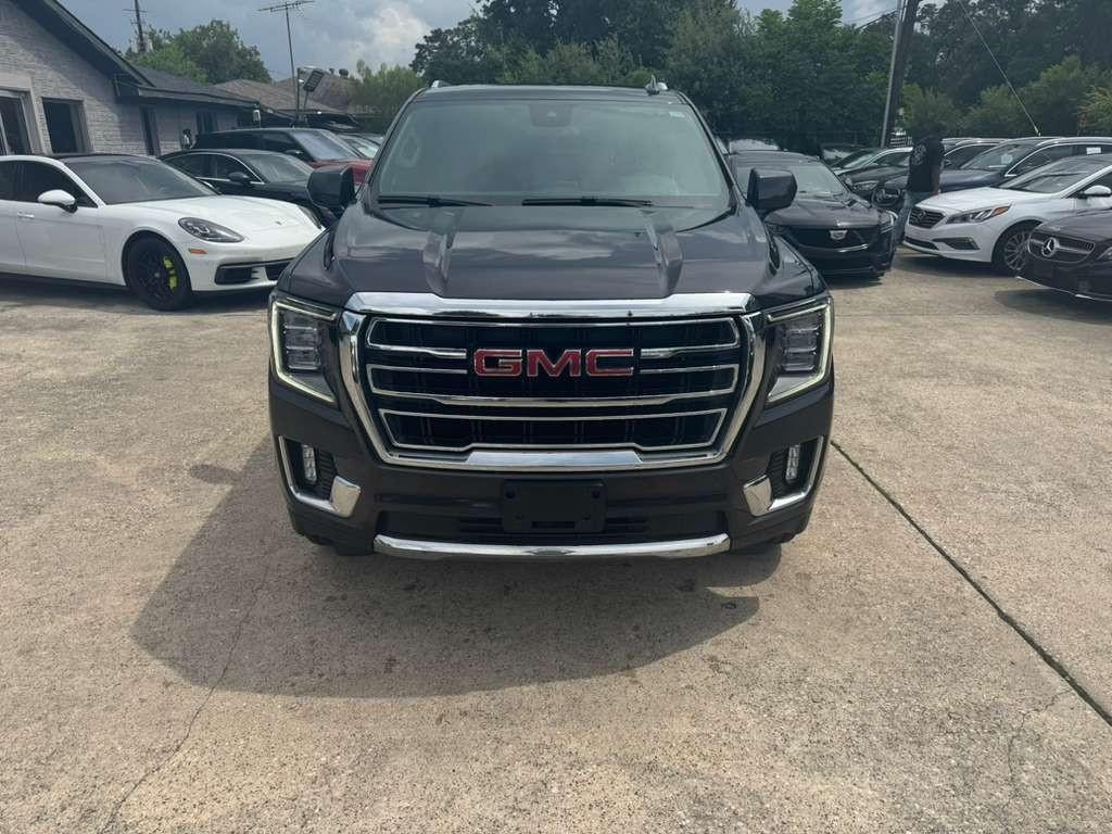 GMC Yukon Vehicle Full-screen Gallery Image 03