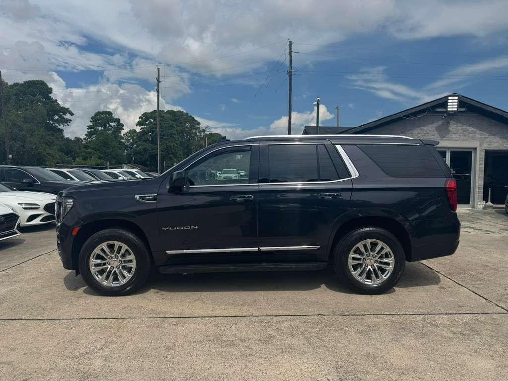 GMC Yukon Vehicle Full-screen Gallery Image 09