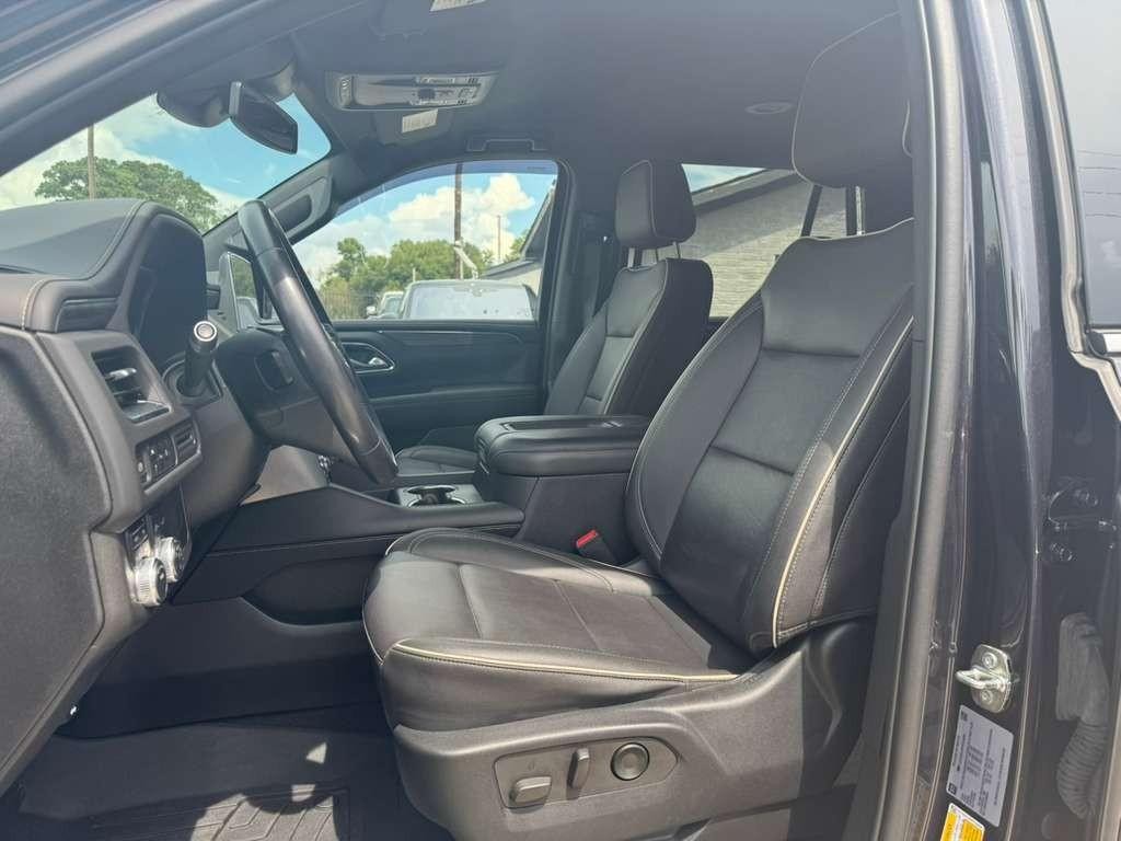 GMC Yukon Vehicle Full-screen Gallery Image 11