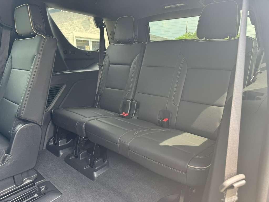 GMC Yukon Vehicle Full-screen Gallery Image 21