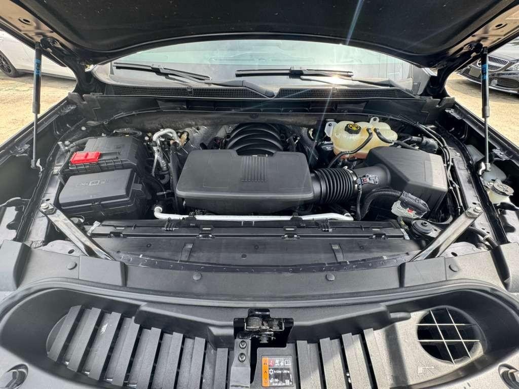 GMC Yukon Vehicle Full-screen Gallery Image 30