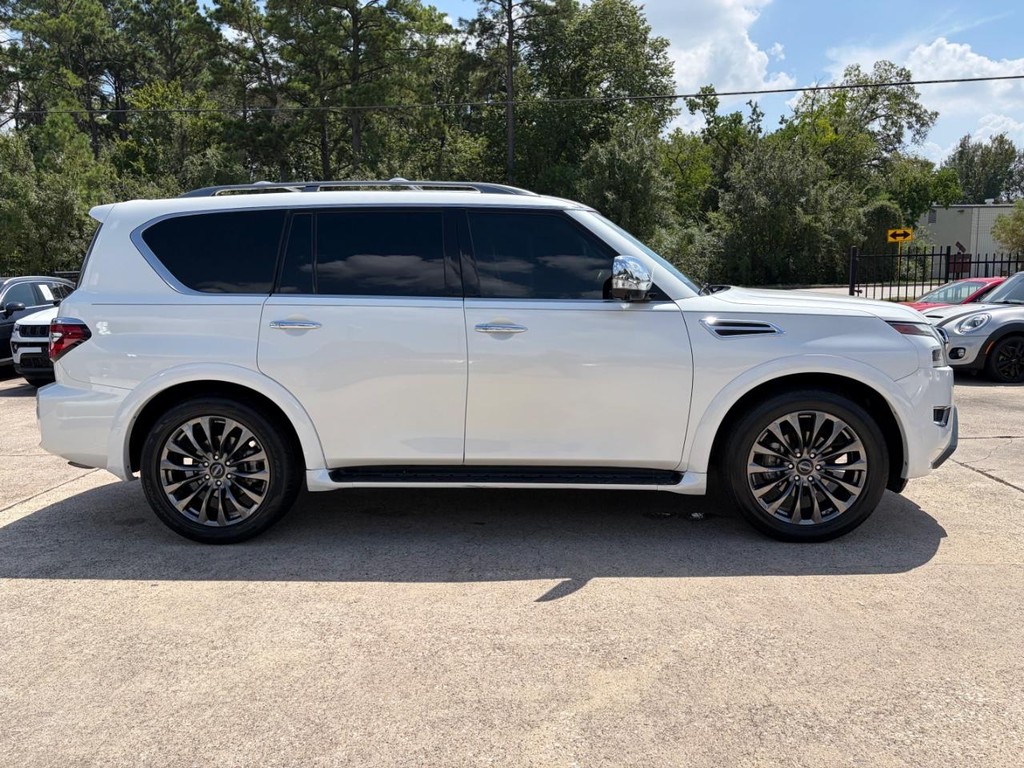 Nissan Armada Vehicle Full-screen Gallery Image 05