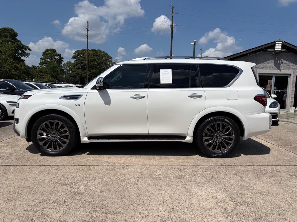 Nissan Armada Vehicle Full-screen Gallery Image 09