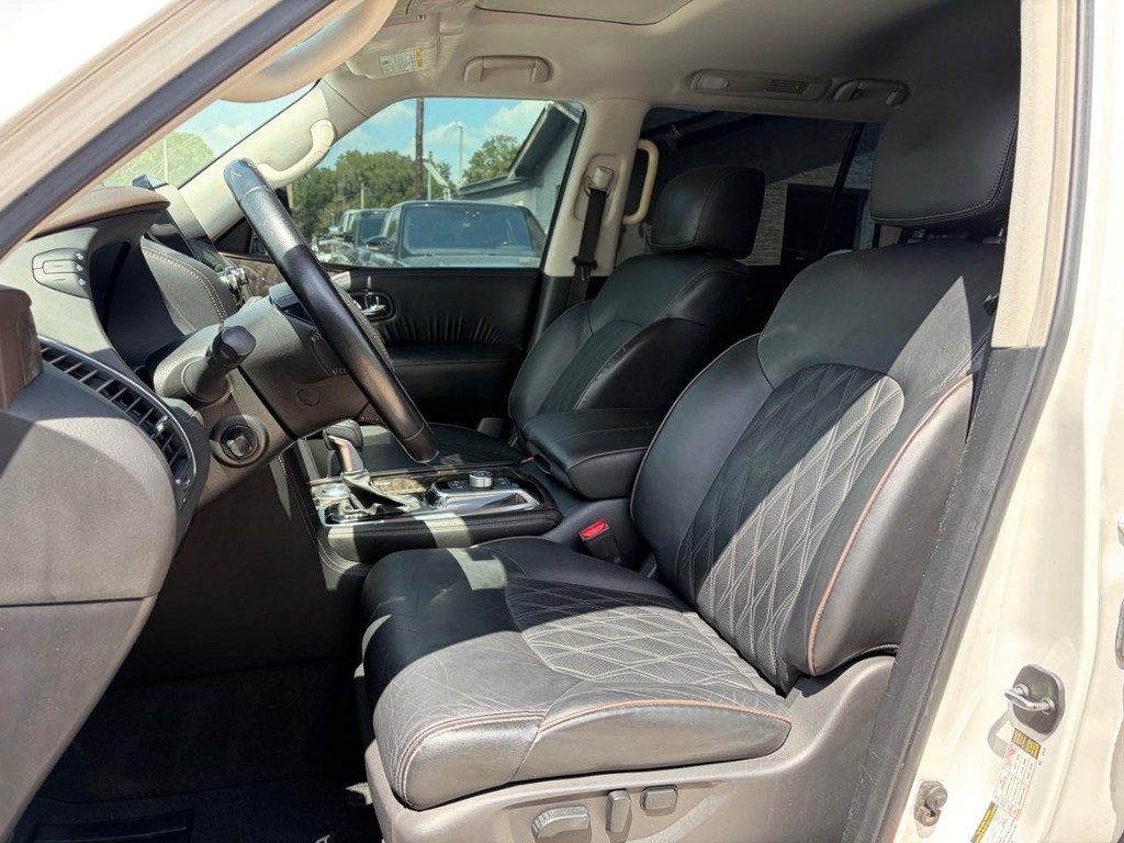Nissan Armada Vehicle Full-screen Gallery Image 11