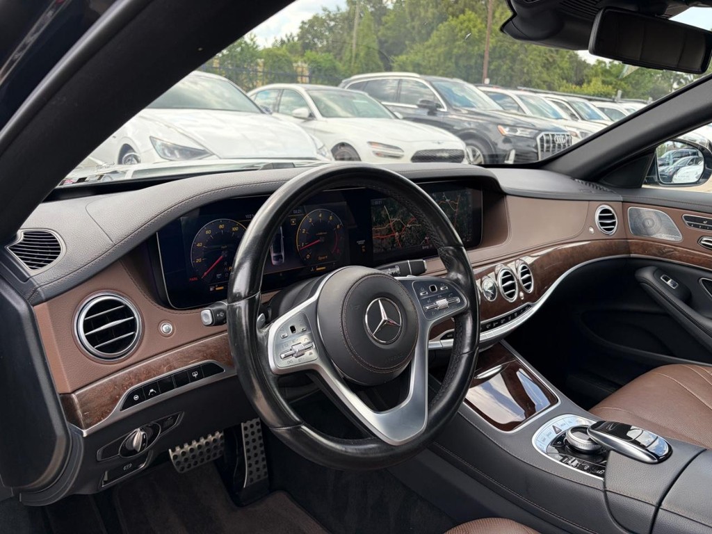Mercedes-Benz S 450 Vehicle Full-screen Gallery Image 10