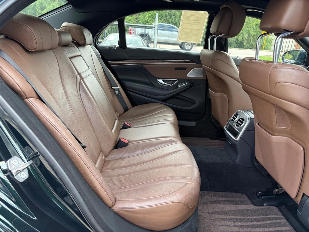 Mercedes-Benz S 450 Vehicle Full-screen Gallery Image 16