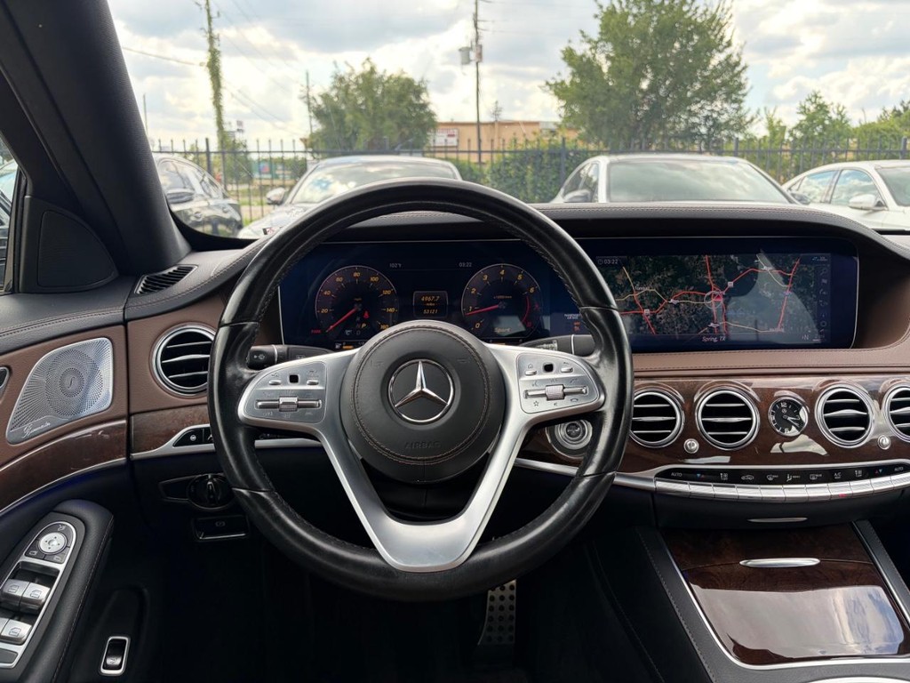 Mercedes-Benz S 450 Vehicle Full-screen Gallery Image 20