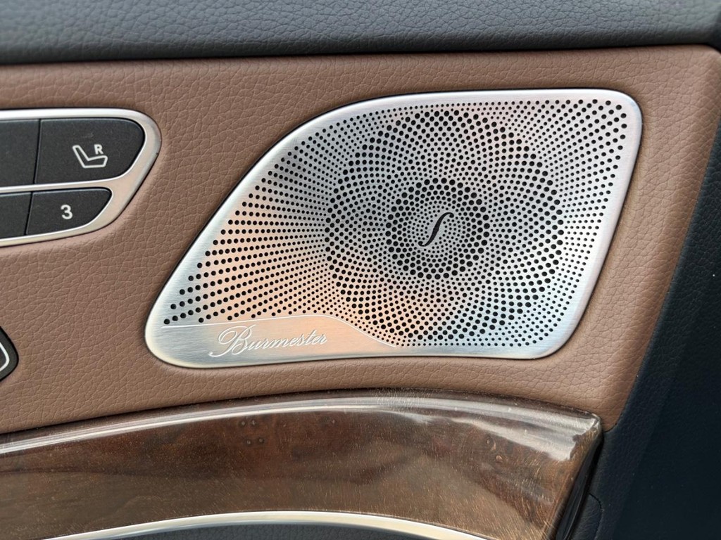 Mercedes-Benz S 450 Vehicle Full-screen Gallery Image 26