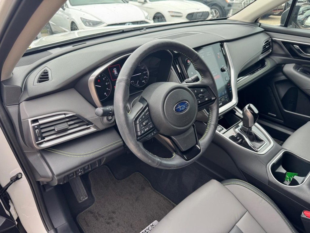 Subaru Outback Vehicle Full-screen Gallery Image 10
