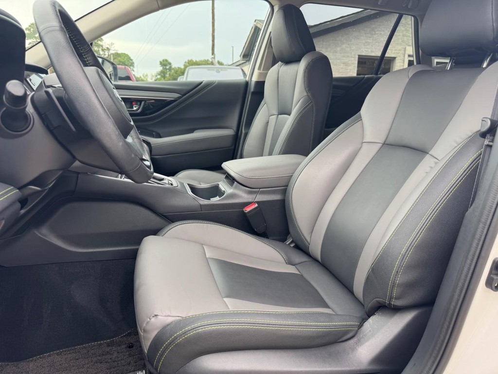Subaru Outback Vehicle Full-screen Gallery Image 11