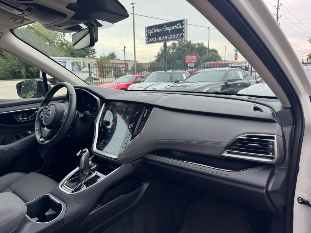 Subaru Outback Vehicle Full-screen Gallery Image 13