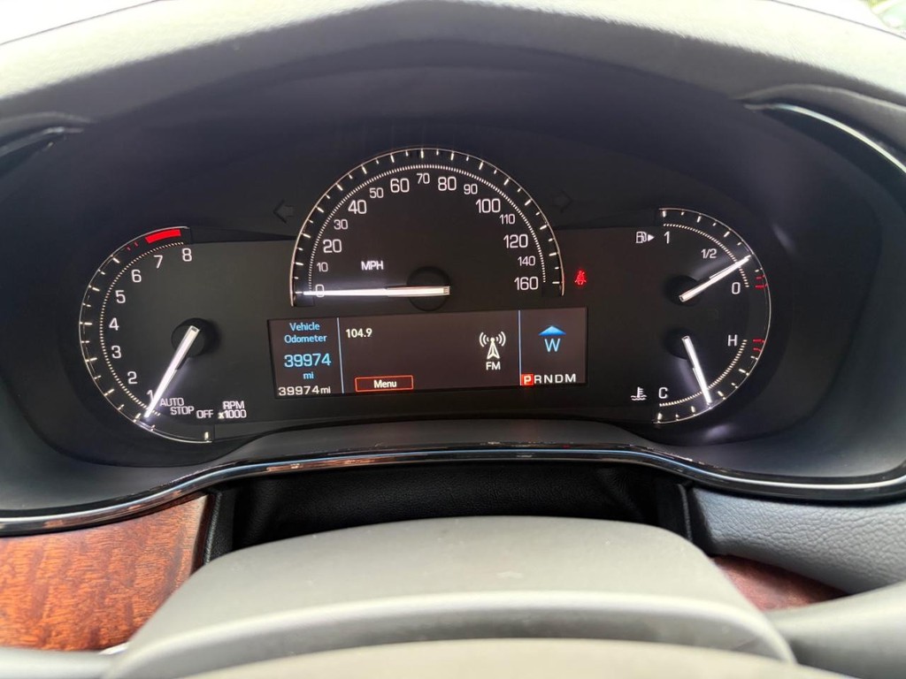 Cadillac CTS Sedan Vehicle Full-screen Gallery Image 21
