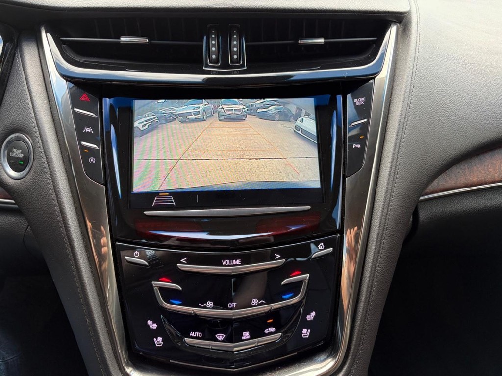 Cadillac CTS Sedan Vehicle Full-screen Gallery Image 23