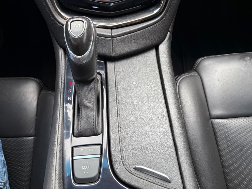 Cadillac CTS Sedan Vehicle Full-screen Gallery Image 24