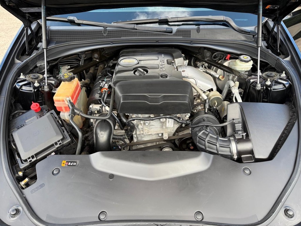 Cadillac CTS Sedan Vehicle Full-screen Gallery Image 28