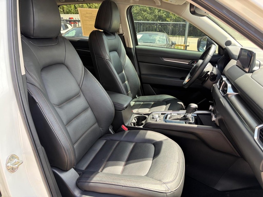 Mazda CX-5 Vehicle Full-screen Gallery Image 14