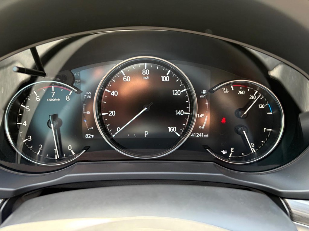 Mazda CX-5 Vehicle Full-screen Gallery Image 21