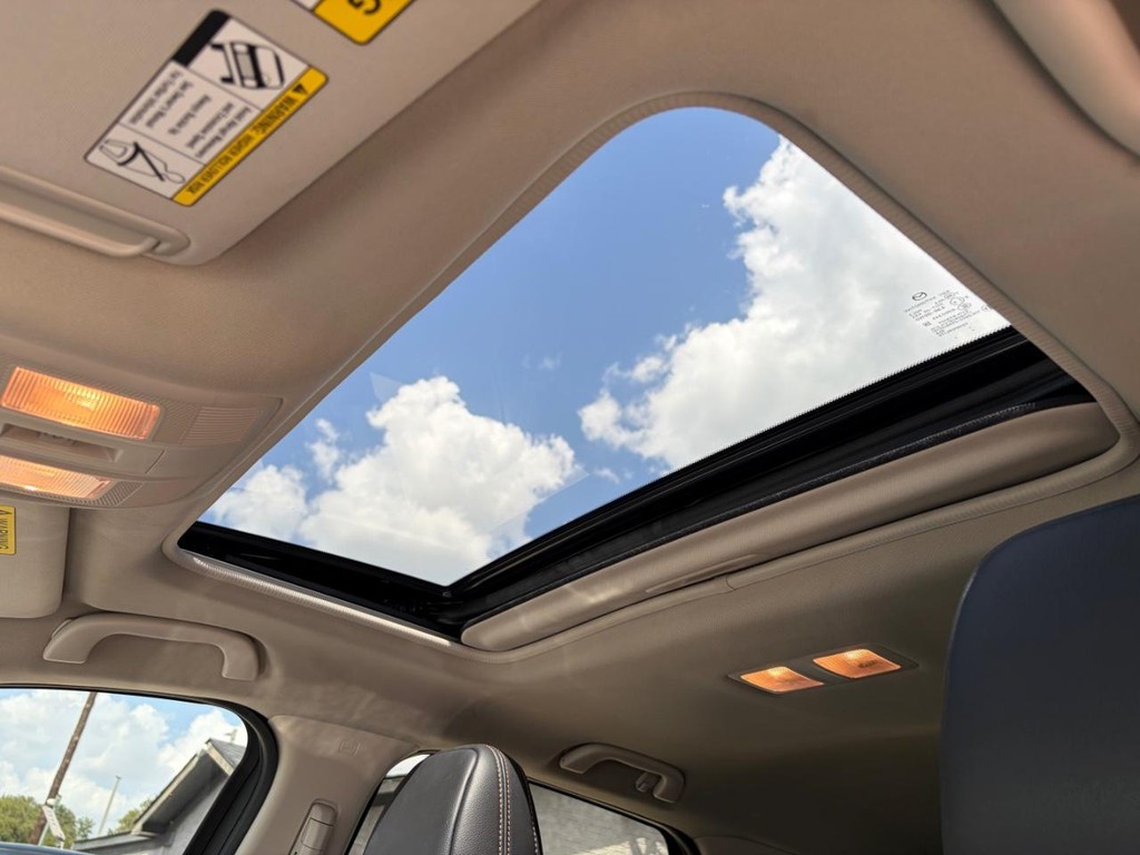 Mazda CX-5 Vehicle Full-screen Gallery Image 28
