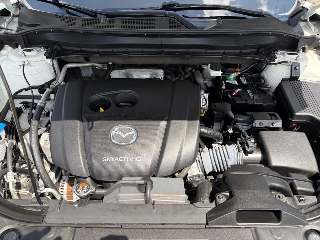 Mazda CX-5 Vehicle Full-screen Gallery Image 30