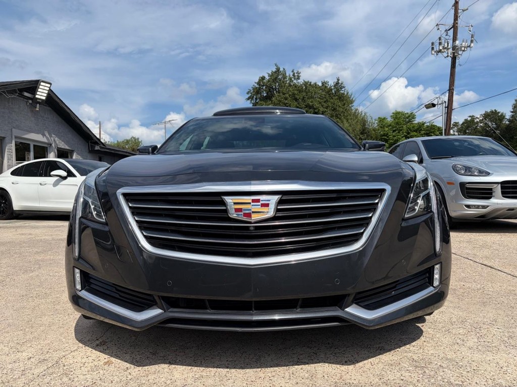 Cadillac CT6 Vehicle Full-screen Gallery Image 02