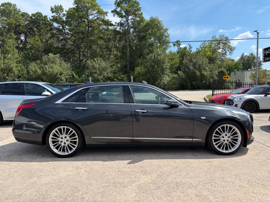 Cadillac CT6 Vehicle Full-screen Gallery Image 05