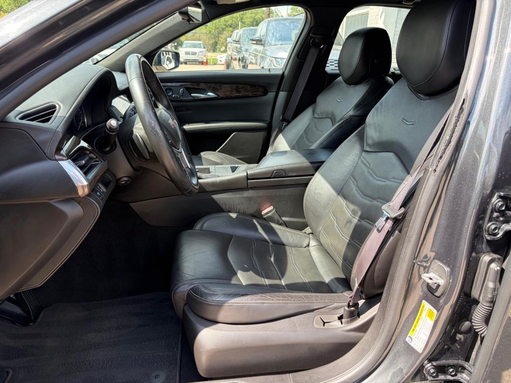 Cadillac CT6 Vehicle Full-screen Gallery Image 11