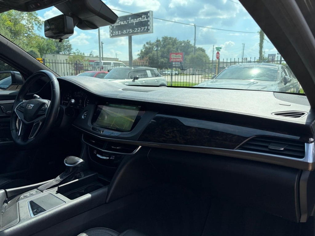Cadillac CT6 Vehicle Full-screen Gallery Image 13
