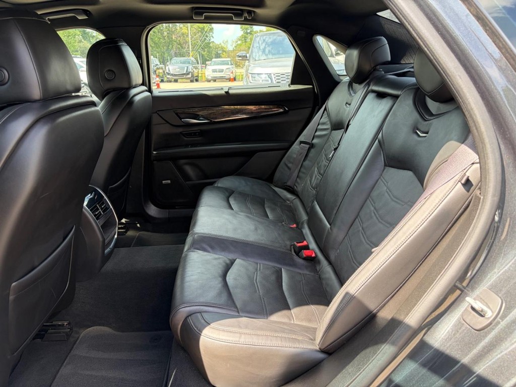 Cadillac CT6 Vehicle Full-screen Gallery Image 16