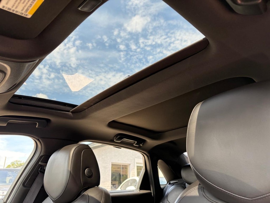 Cadillac CT6 Vehicle Full-screen Gallery Image 26
