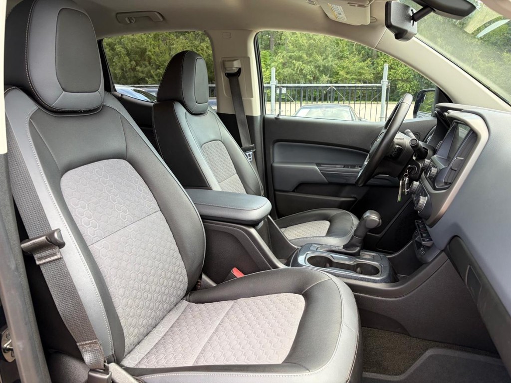 Chevrolet Colorado Vehicle Full-screen Gallery Image 14