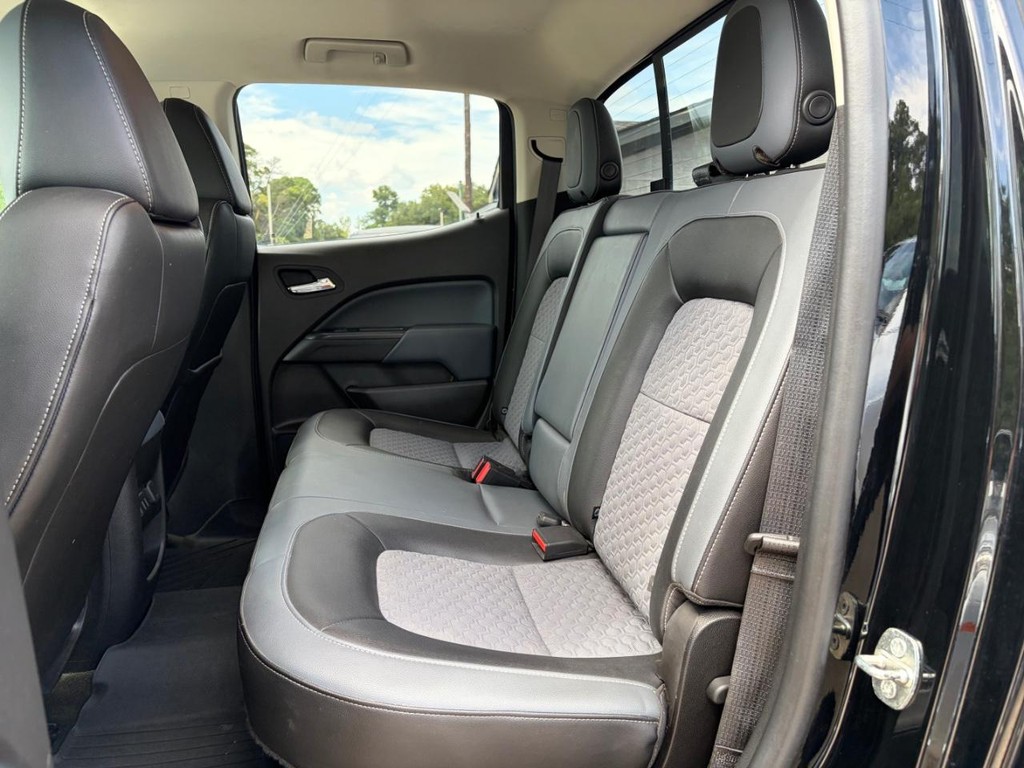 Chevrolet Colorado Vehicle Full-screen Gallery Image 16