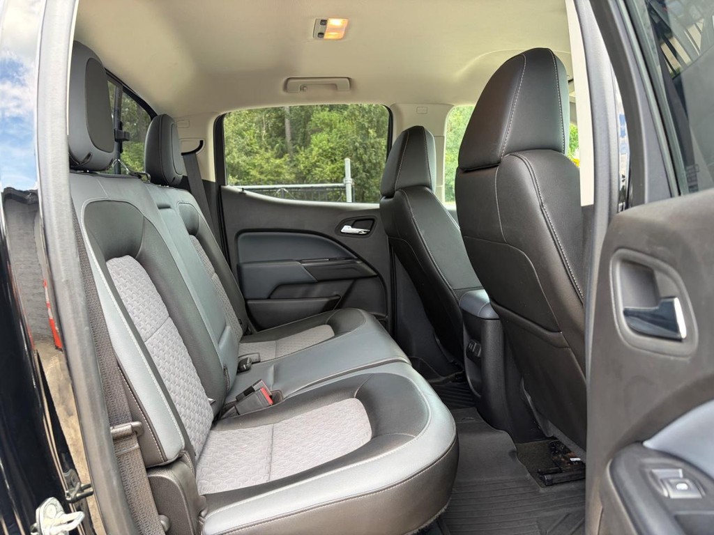 Chevrolet Colorado Vehicle Full-screen Gallery Image 18