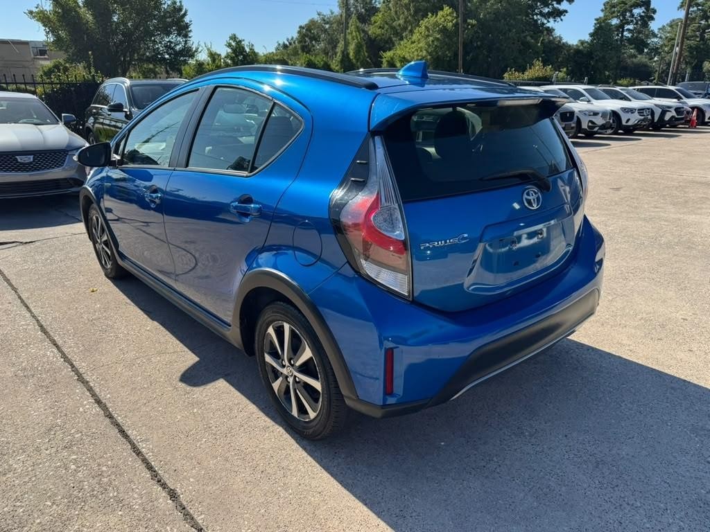 Toyota Prius C Vehicle Full-screen Gallery Image 08