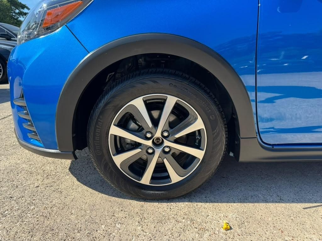 Toyota Prius C Vehicle Full-screen Gallery Image 26