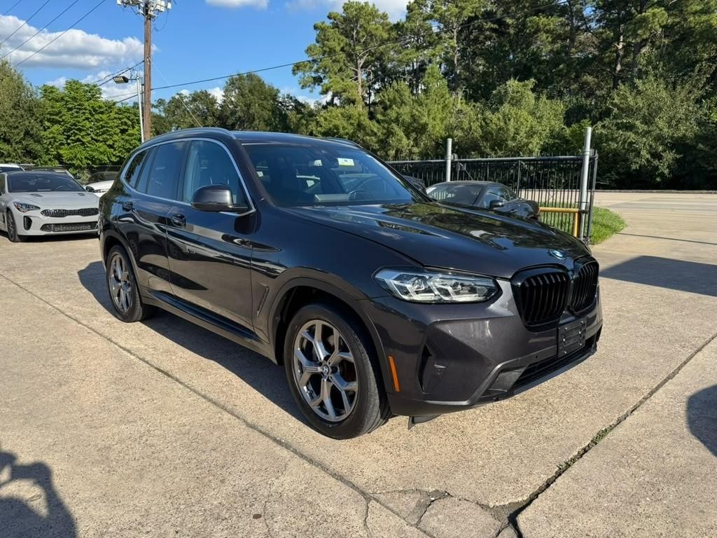 BMW X3 Vehicle Full-screen Gallery Image 04