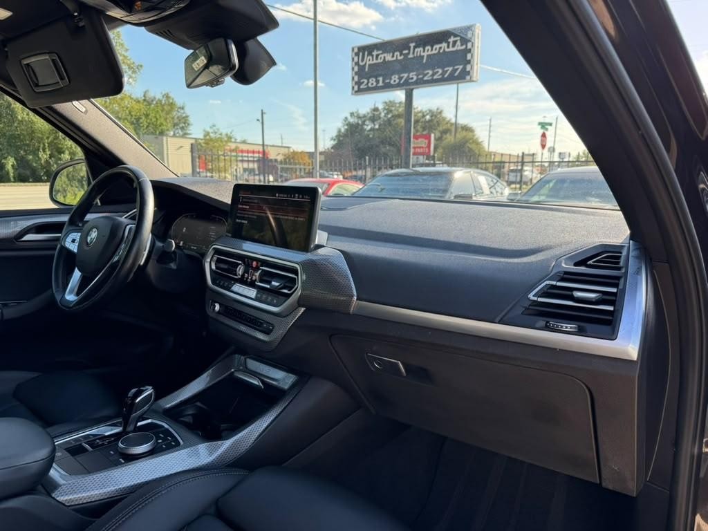 BMW X3 Vehicle Full-screen Gallery Image 13