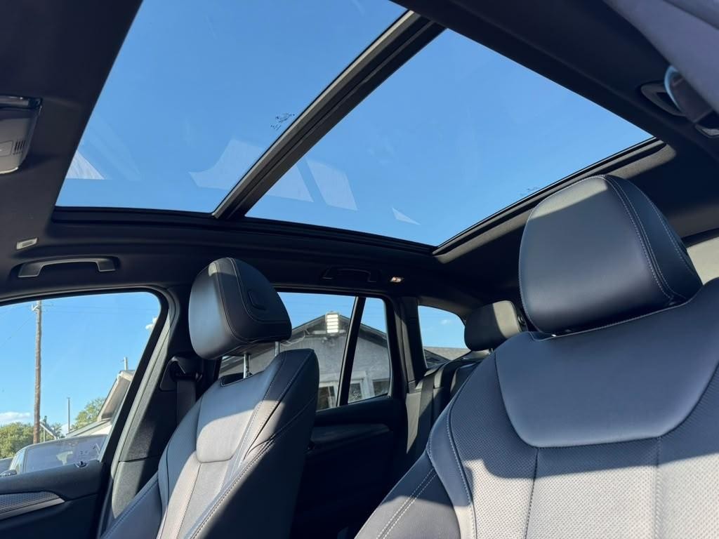 BMW X3 Vehicle Full-screen Gallery Image 27