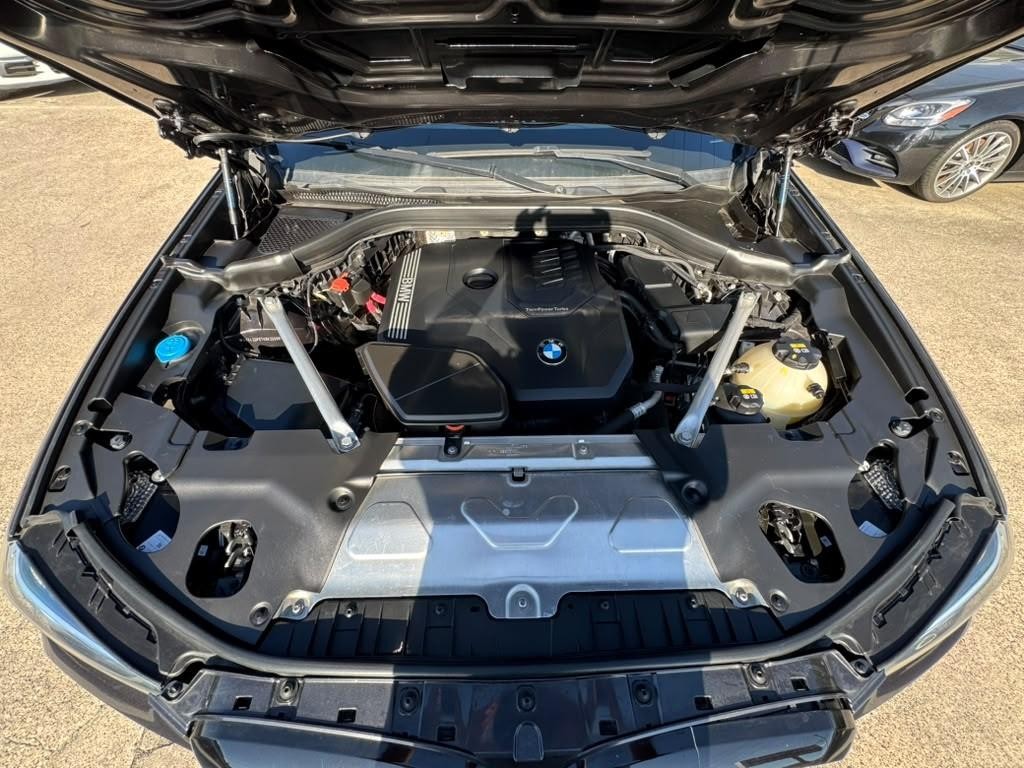BMW X3 Vehicle Full-screen Gallery Image 29