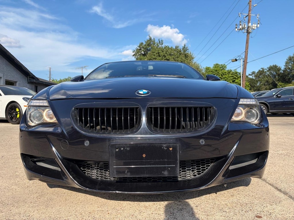 BMW M6 Vehicle Full-screen Gallery Image 02