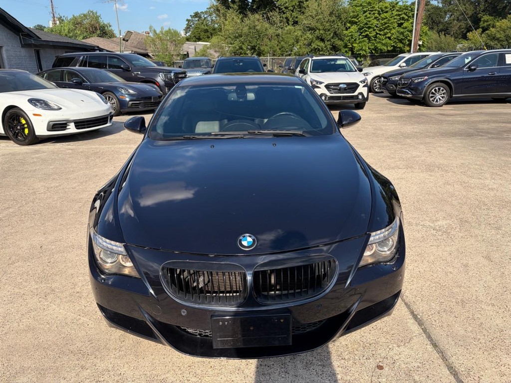 BMW M6 Vehicle Full-screen Gallery Image 03