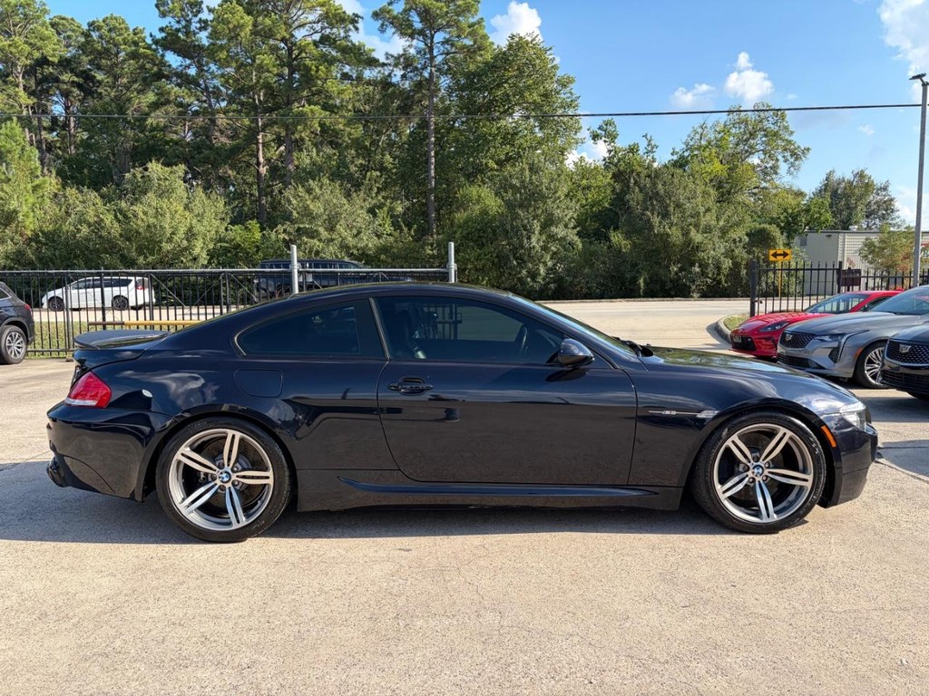 BMW M6 Vehicle Full-screen Gallery Image 05