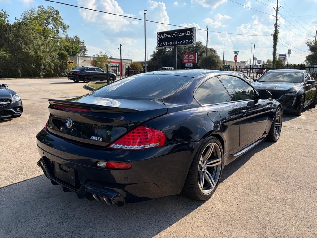 BMW M6 Vehicle Full-screen Gallery Image 06