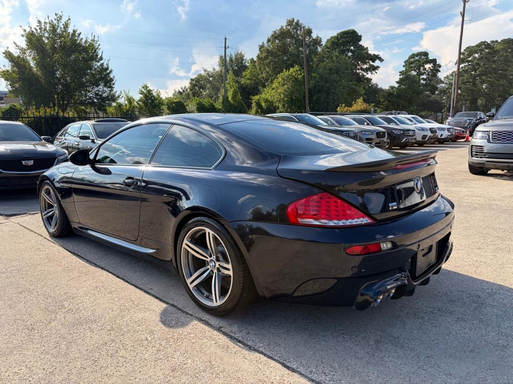 BMW M6 Vehicle Full-screen Gallery Image 08